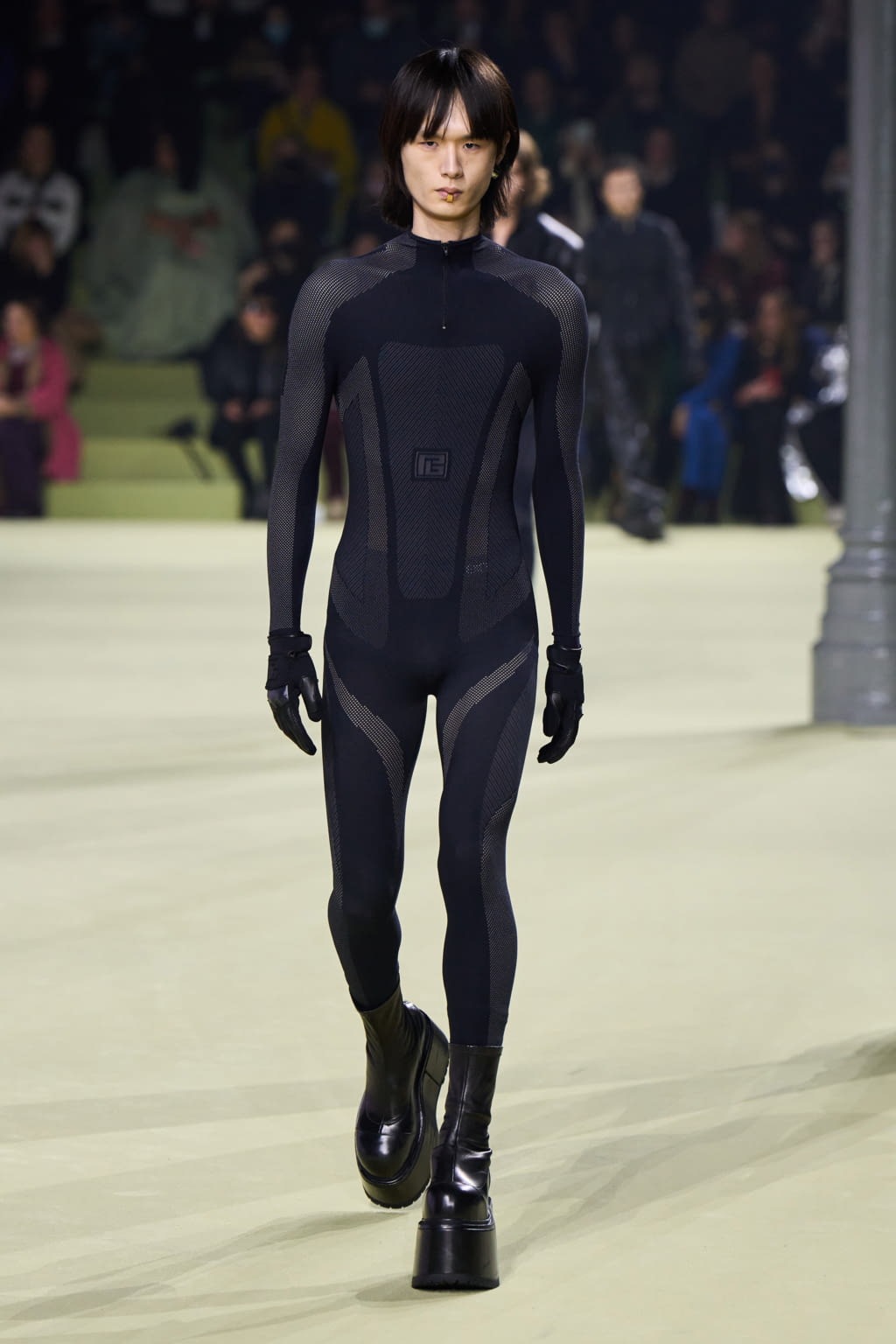 Fashion Week Paris Fall/Winter 2022 look 51 from the Balmain collection womenswear