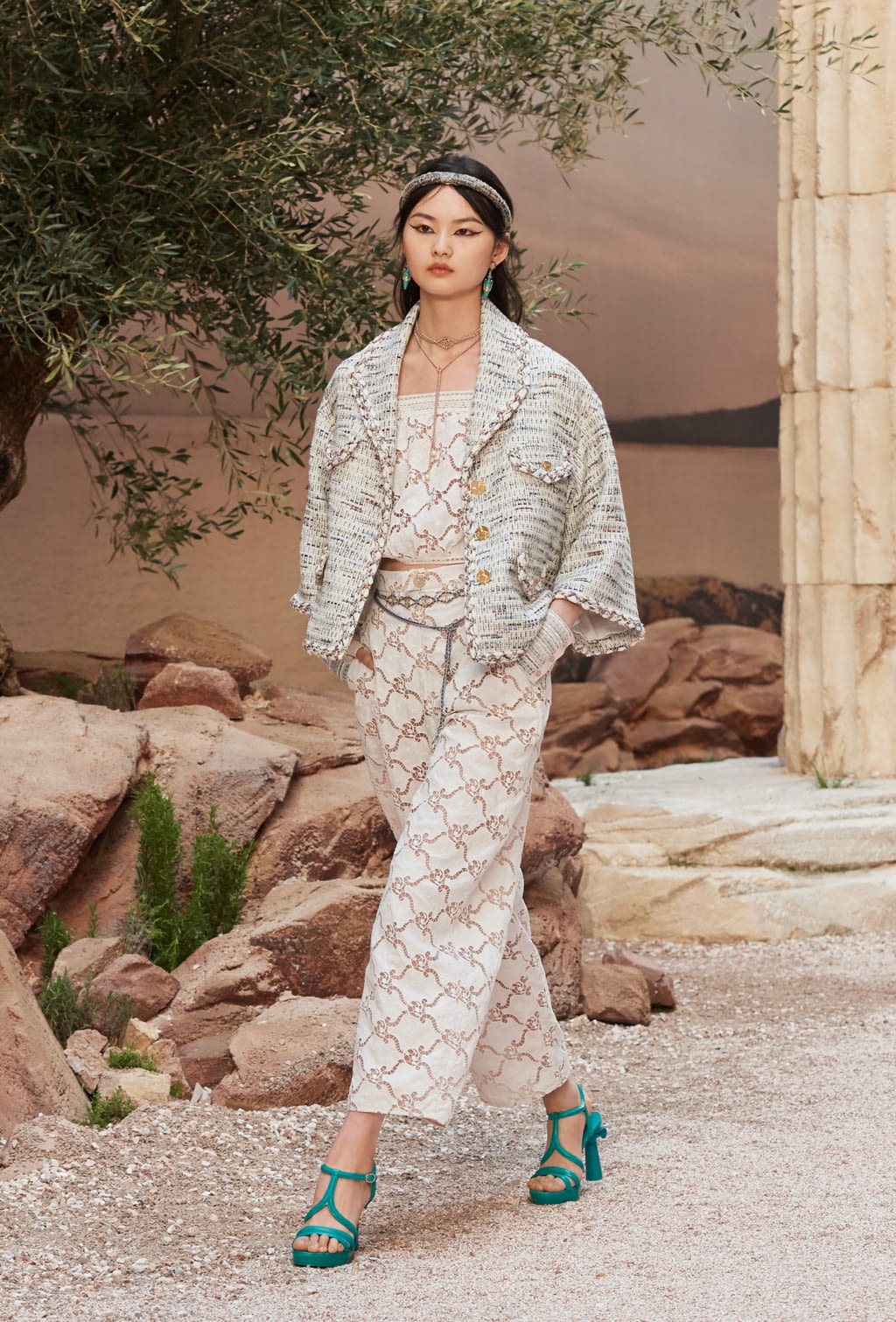 Fashion Week Paris Resort 2018 look 51 from the Chanel collection 女装