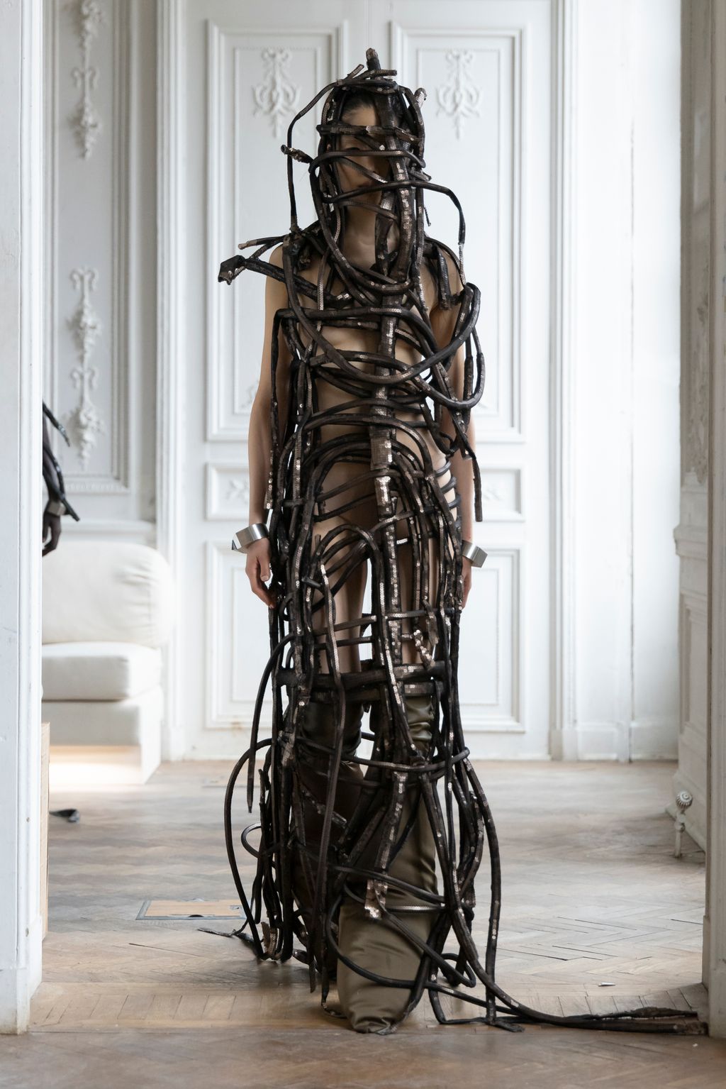 Fashion Week Paris Fall/Winter 2024 look 51 from the Rick Owens collection 女装