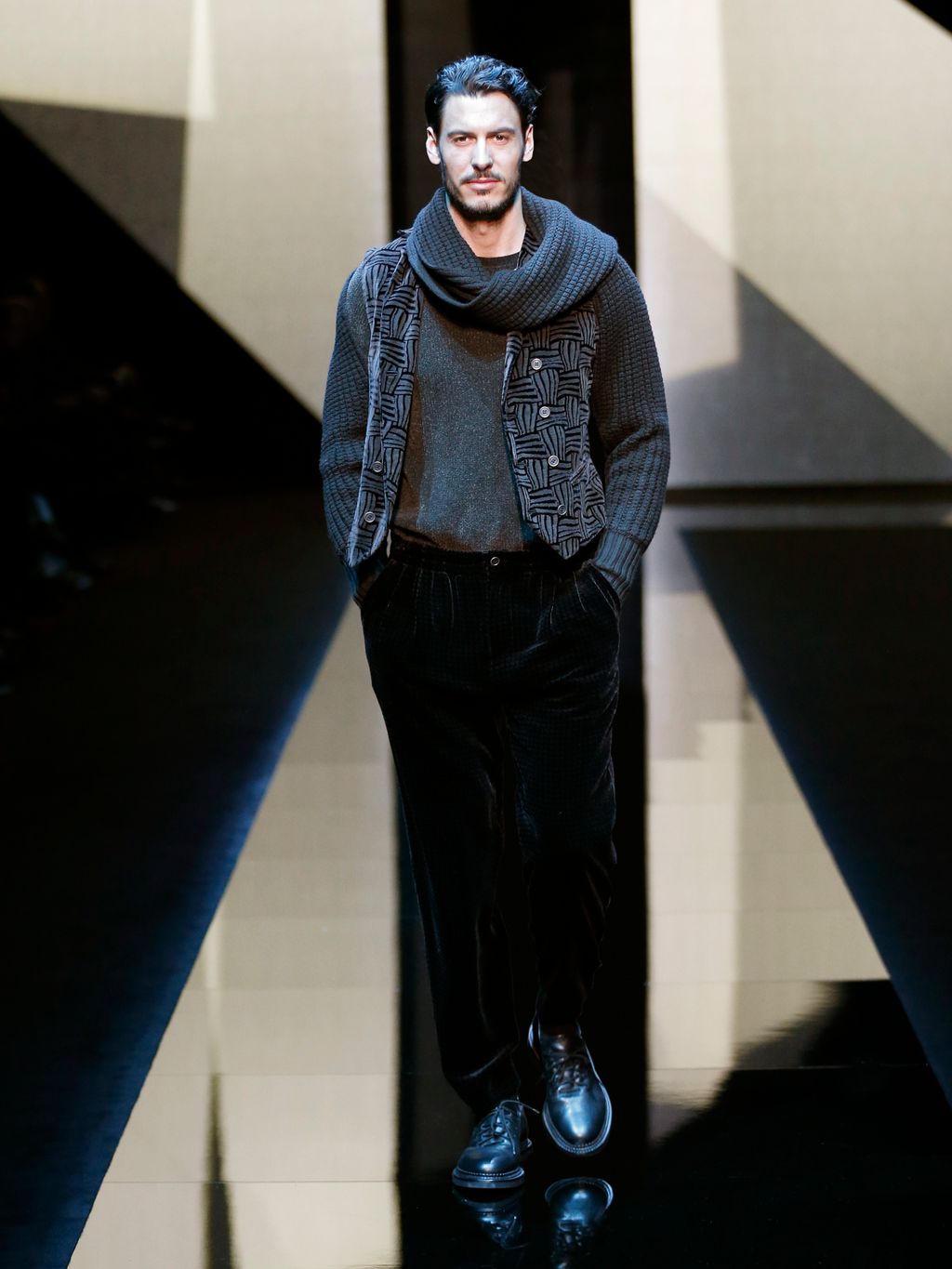 Fashion Week Milan Fall/Winter 2017 look 52 from the Giorgio Armani collection menswear