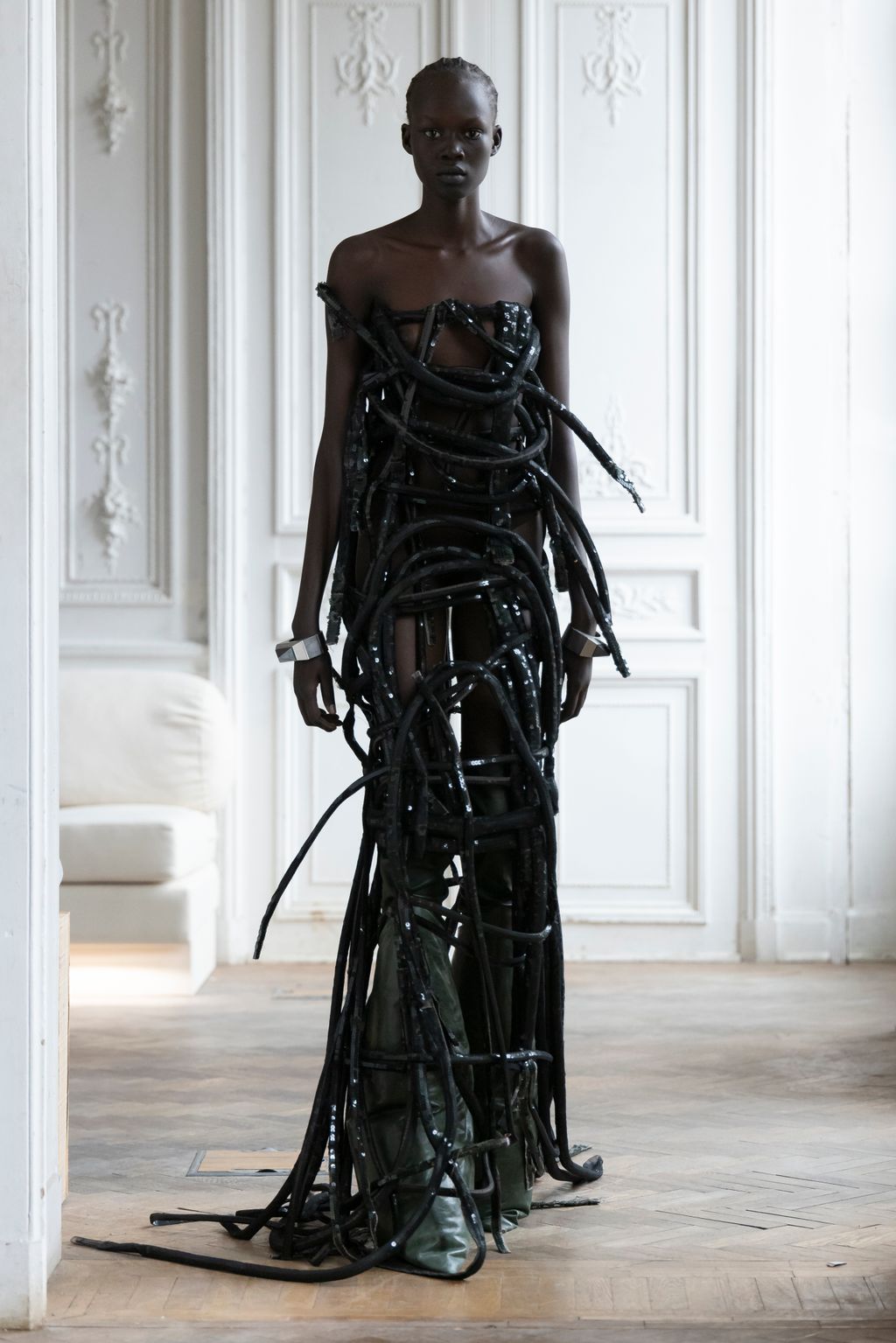Fashion Week Paris Fall/Winter 2024 look 52 from the Rick Owens collection 女装