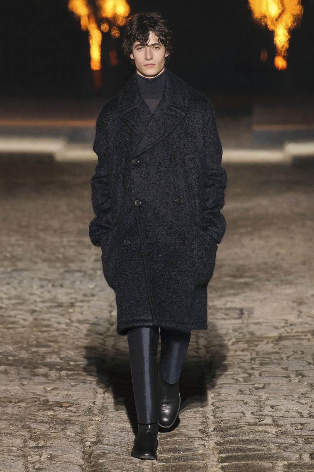 Fashion Week Paris Fall/Winter 2018 look 52 from the Hermès collection menswear