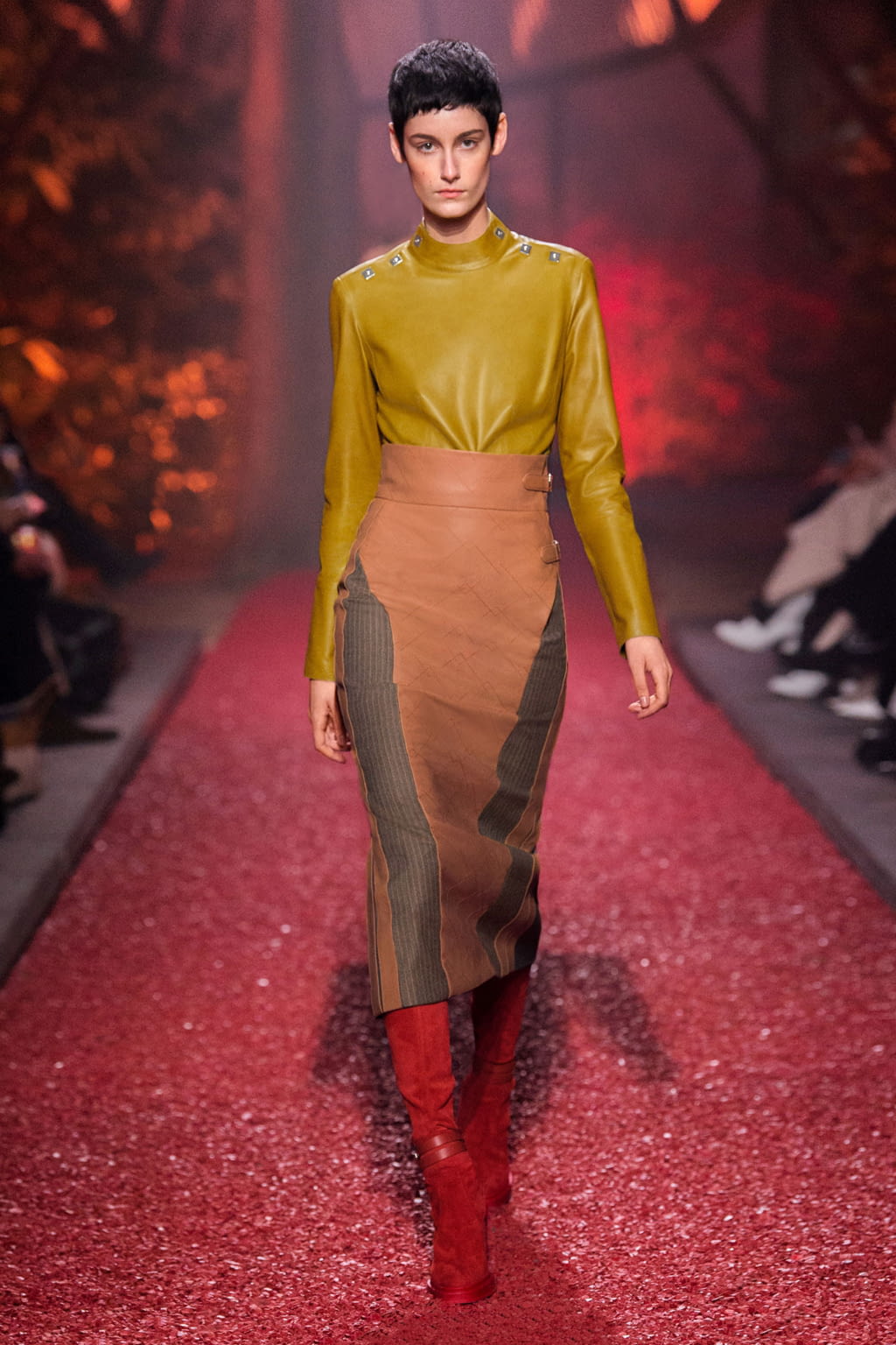 Fashion Week Paris Fall/Winter 2018 look 53 de la collection Hermès womenswear
