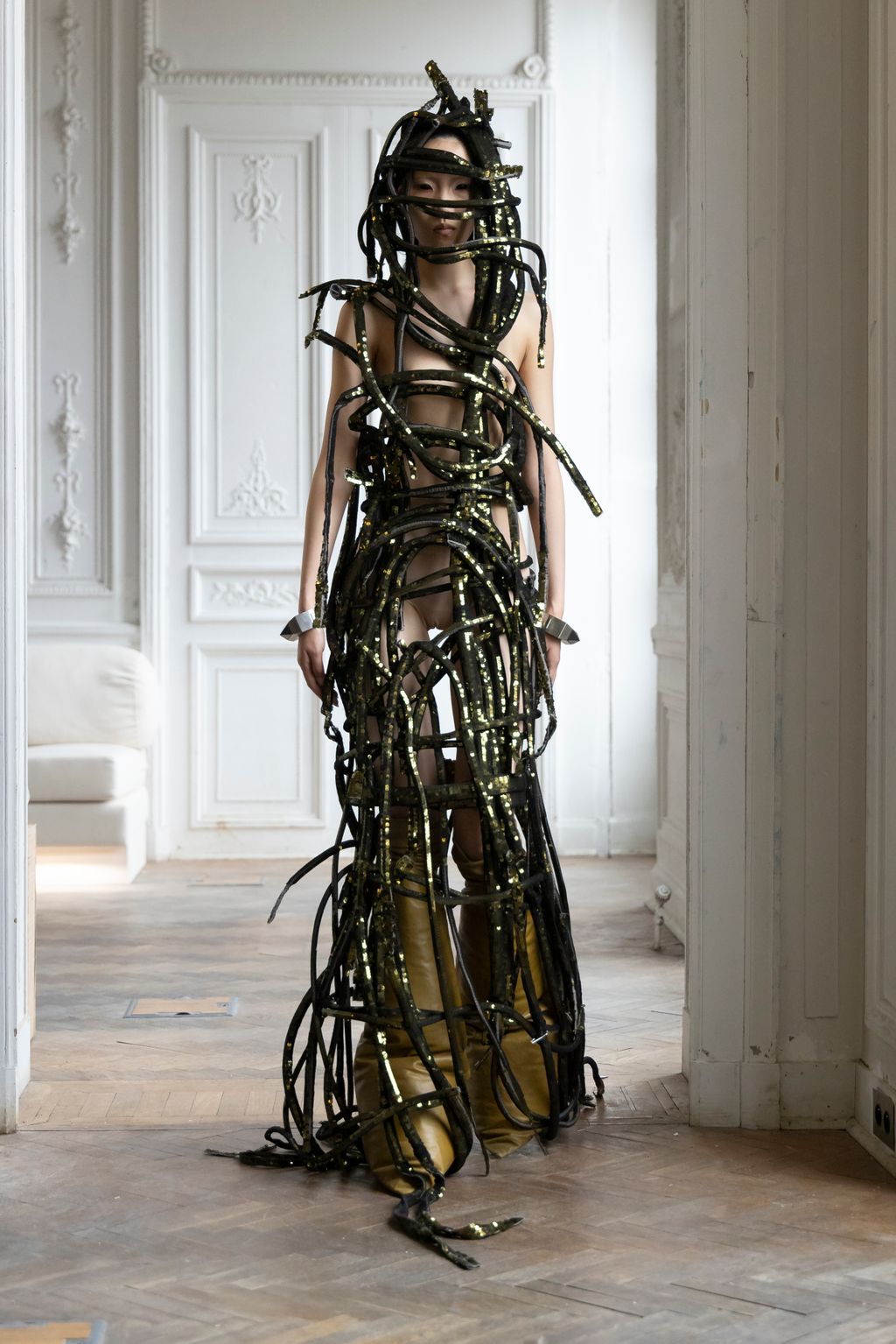 Fashion Week Paris Fall/Winter 2024 look 53 from the Rick Owens collection 女装