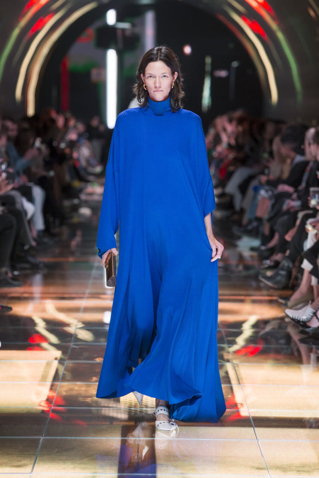 Fashion Week Paris Spring/Summer 2019 look 54 from the Balenciaga collection womenswear