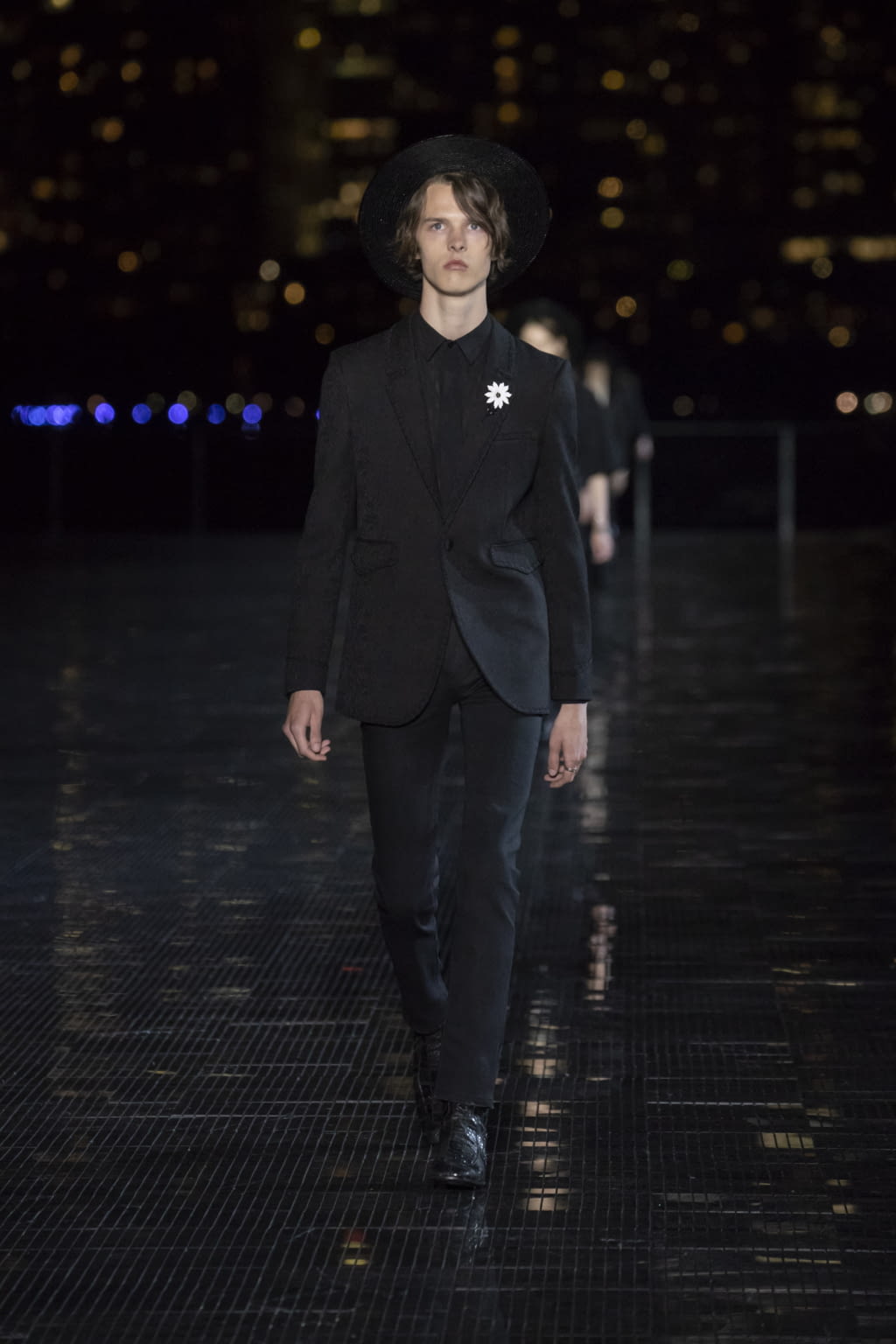 Fashion Week New York Spring/Summer 2019 look 54 from the Saint Laurent collection 男装
