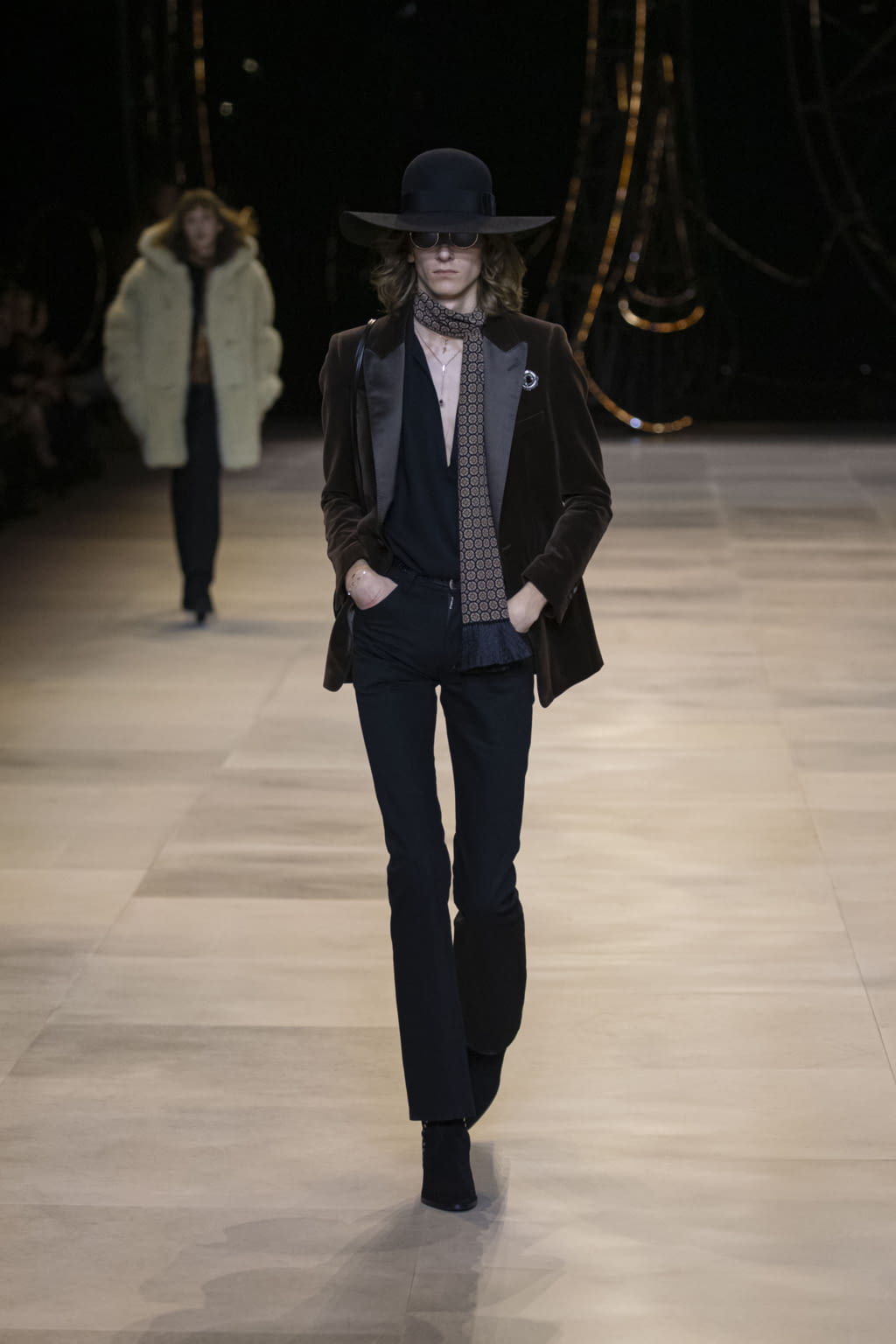 Fashion Week Paris Fall/Winter 2020 look 54 from the Celine collection womenswear
