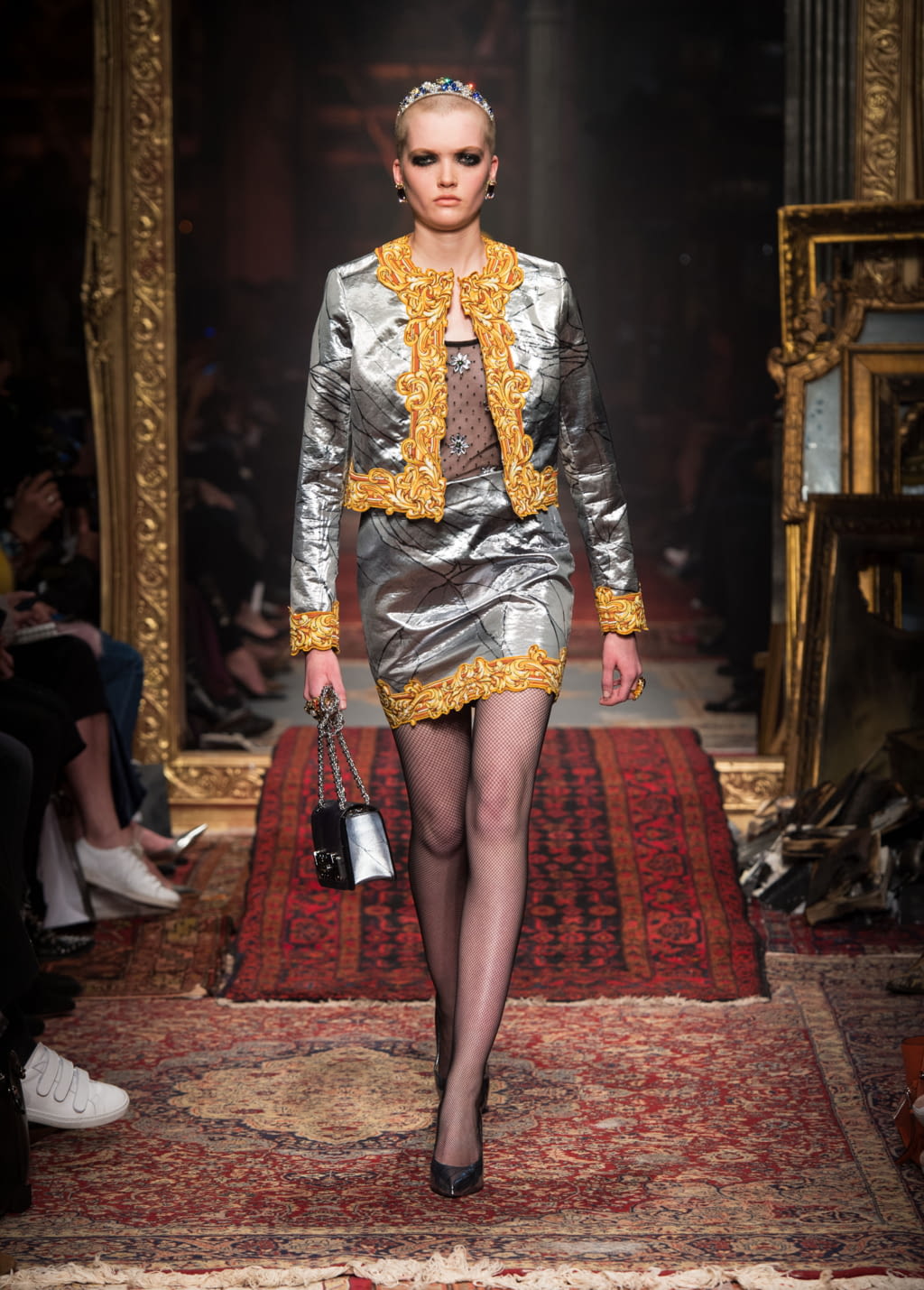 Fashion Week Milan Fall/Winter 2016 look 55 de la collection Moschino womenswear