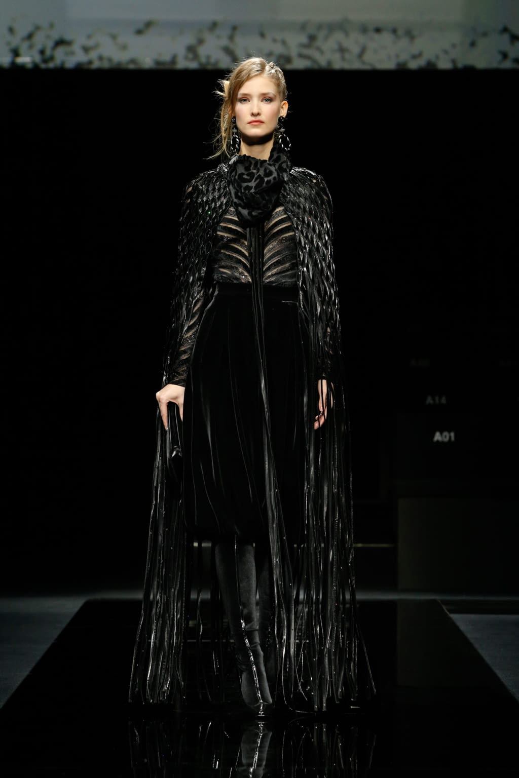 Fashion Week Milan Fall/Winter 2020 look 55 de la collection Giorgio Armani womenswear
