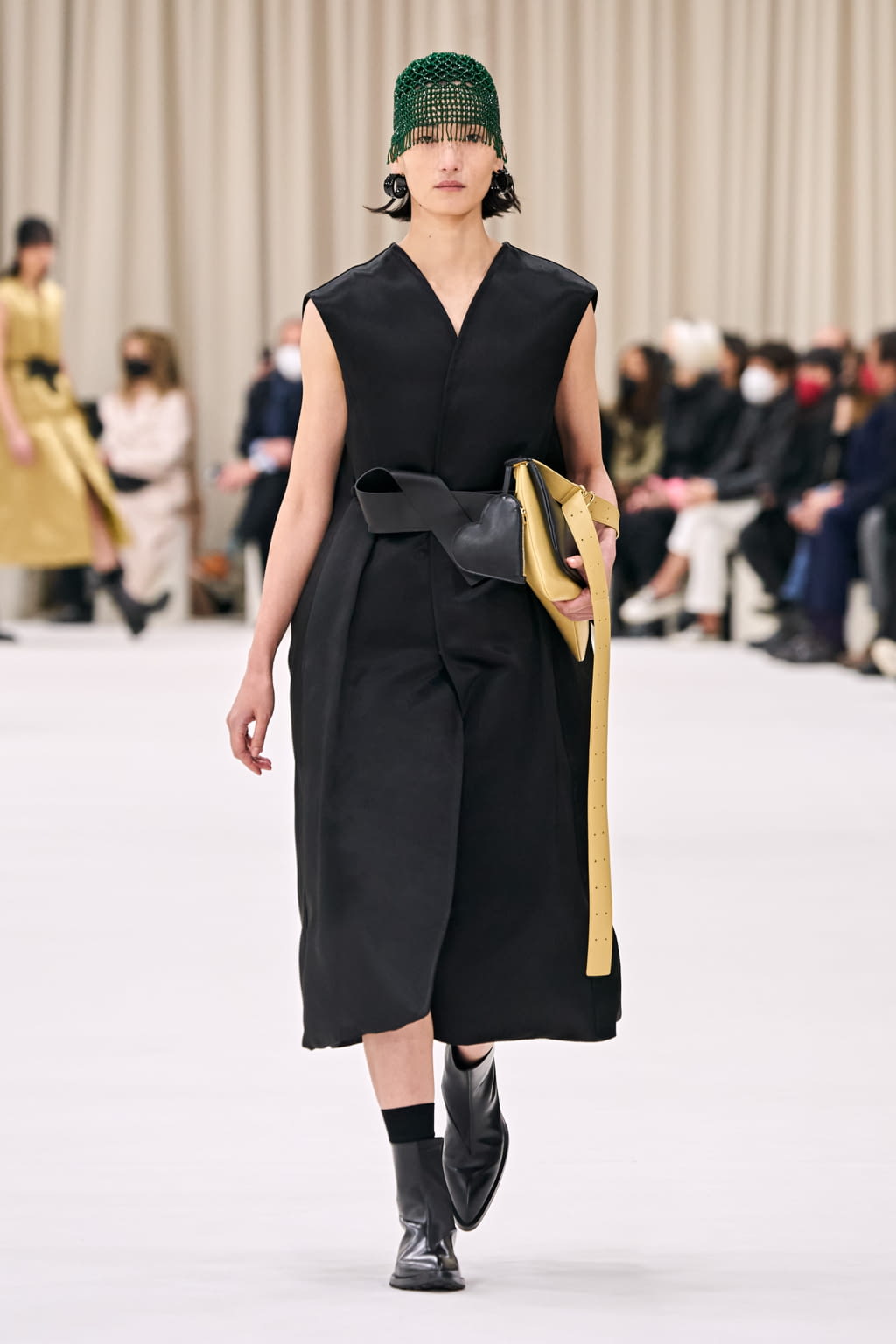 Fashion Week Milan Fall/Winter 2022 look 56 from the Jil Sander collection womenswear