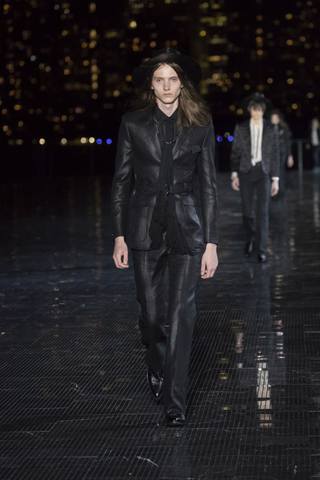 Fashion Week New York Spring/Summer 2019 look 55 from the Saint Laurent collection 男装