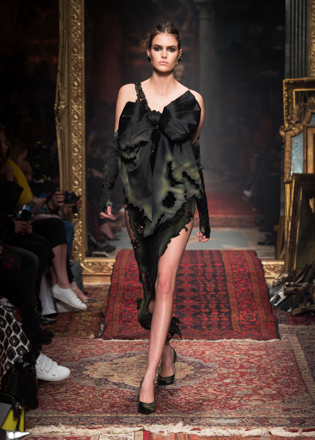 Fashion Week Milan Fall/Winter 2016 look 57 de la collection Moschino womenswear