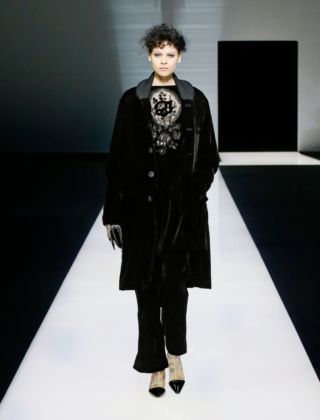 Fashion Week Milan Fall/Winter 2016 look 57 from the Giorgio Armani collection 女装