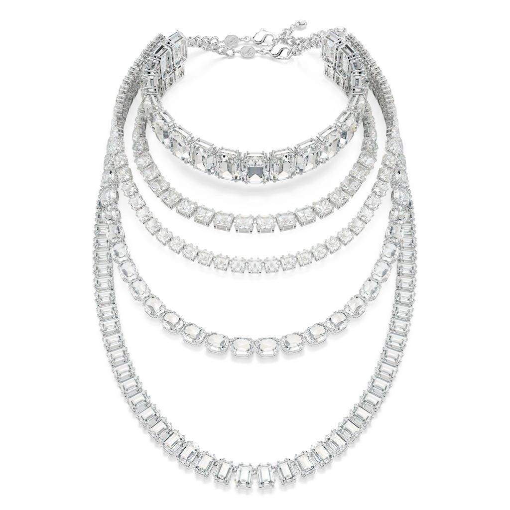 Fashion Week Paris Fall/Winter 2025 look 22 from the Swarovski collection womenswear accessories