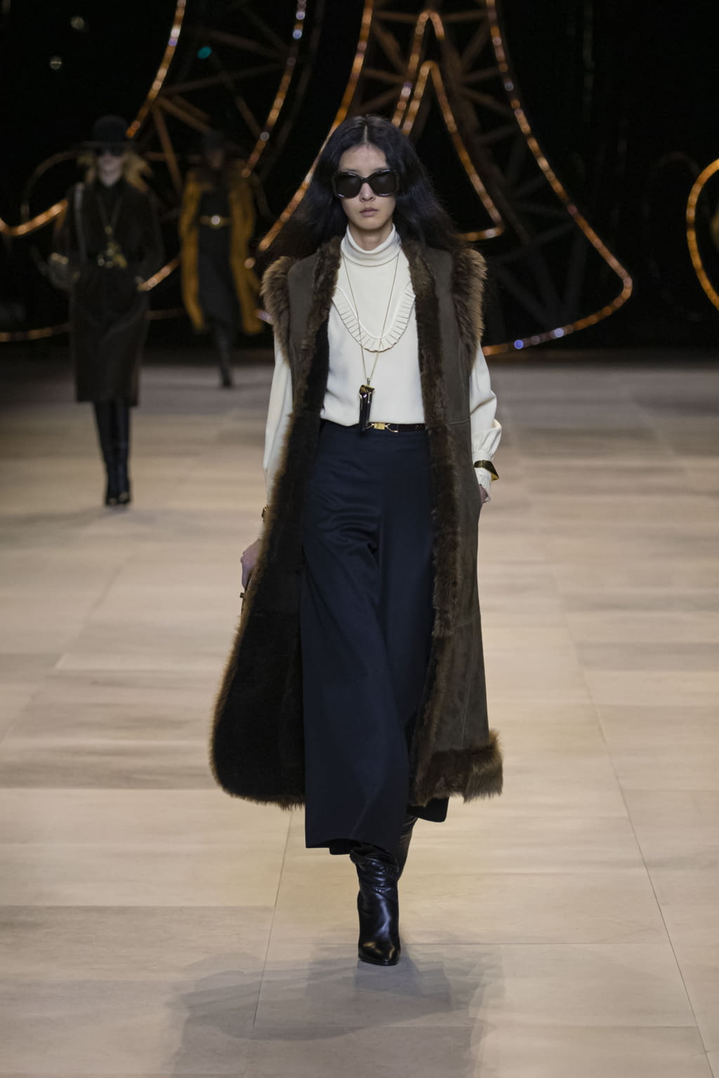 Fashion Week Paris Fall/Winter 2020 look 58 from the Celine collection womenswear