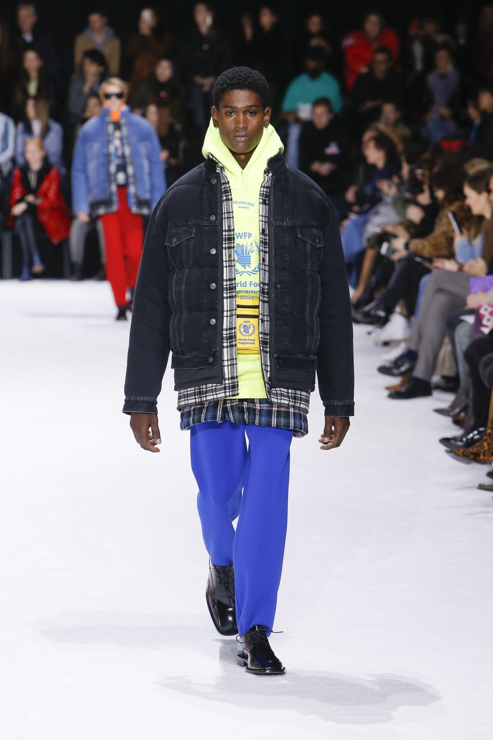 Fashion Week Paris Fall/Winter 2018 look 58 from the Balenciaga collection menswear