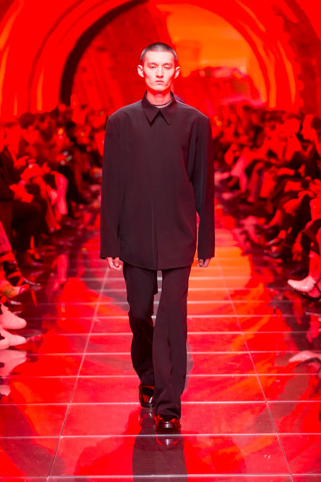 Fashion Week Paris Spring/Summer 2019 look 60 from the Balenciaga collection menswear