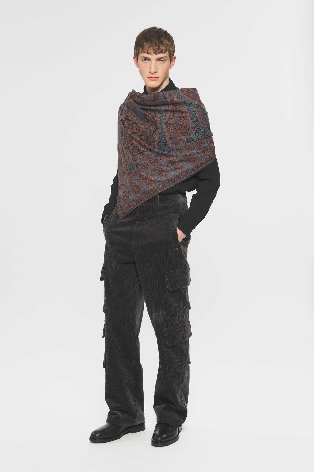 Fashion Week Paris Fall/Winter 2024 look 5 de la collection Antik Batik menswear