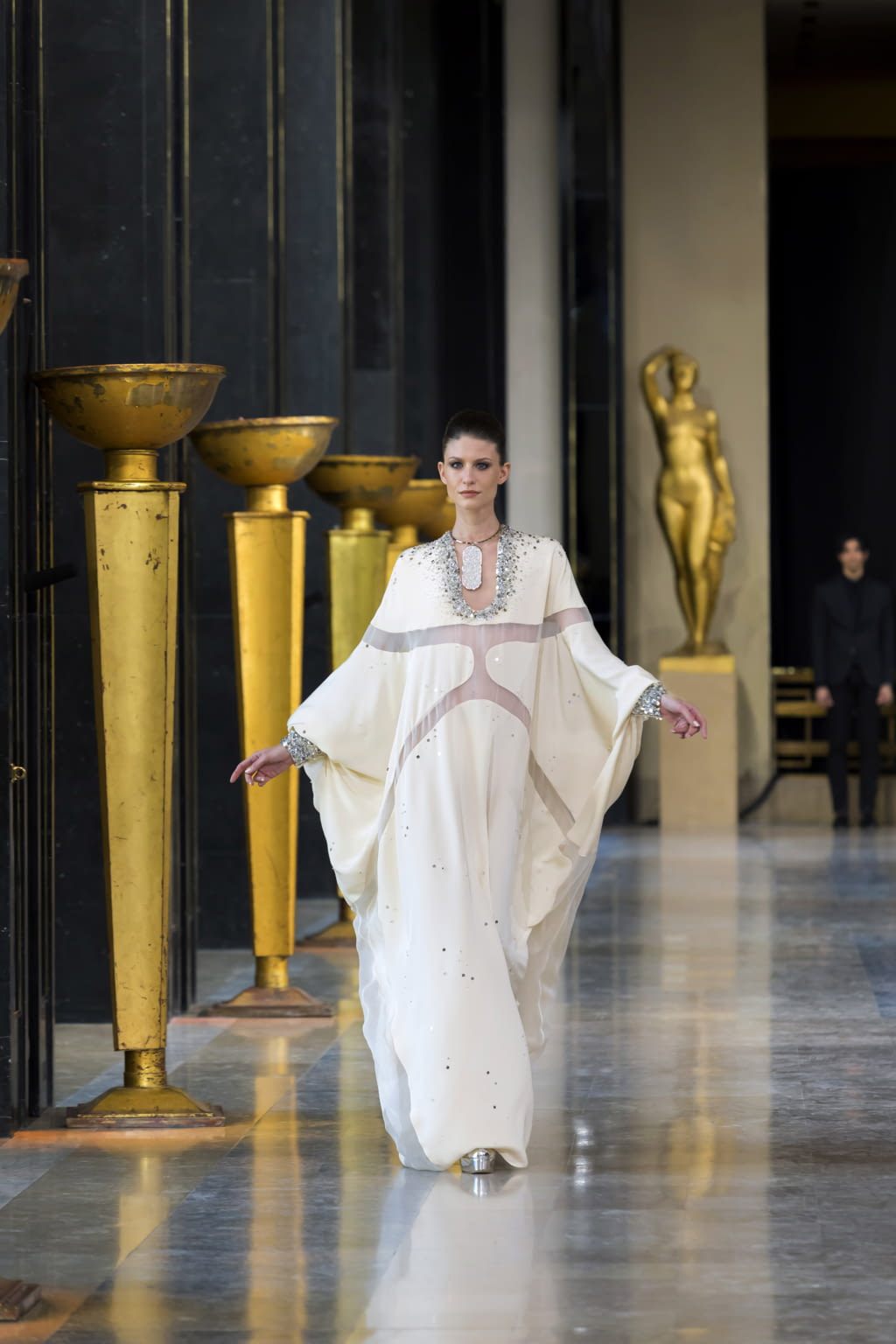 Fashion Week Paris Spring/Summer 2020 look 6 from the Stephane Rolland collection couture