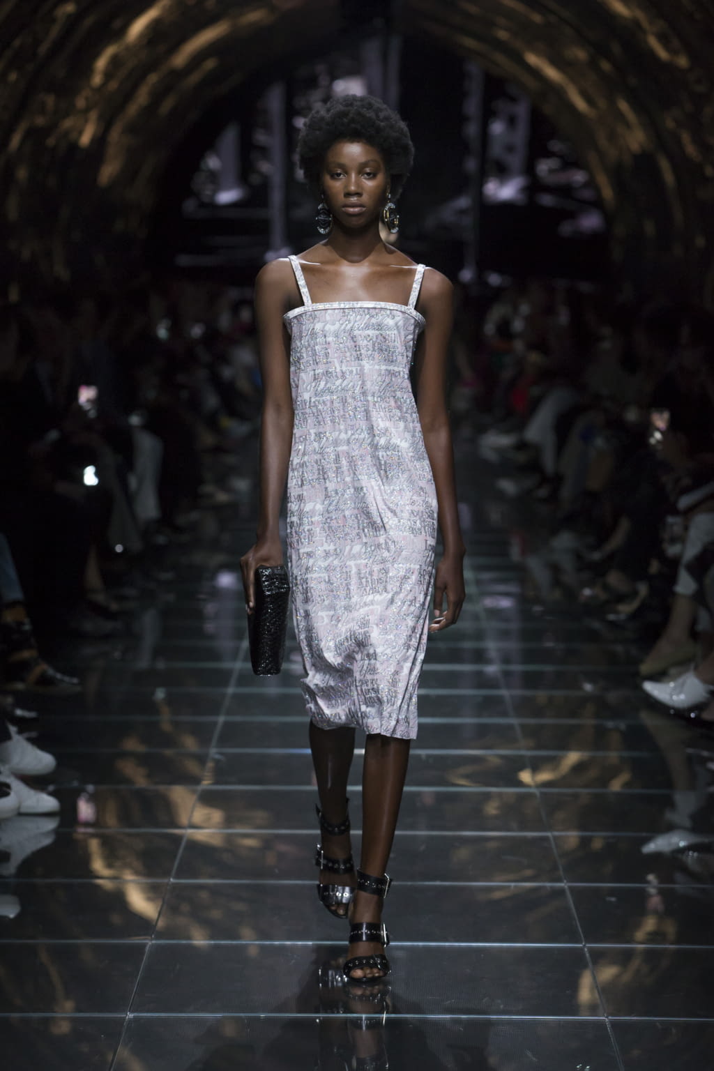 Fashion Week Paris Spring/Summer 2019 look 5 from the Balenciaga collection womenswear