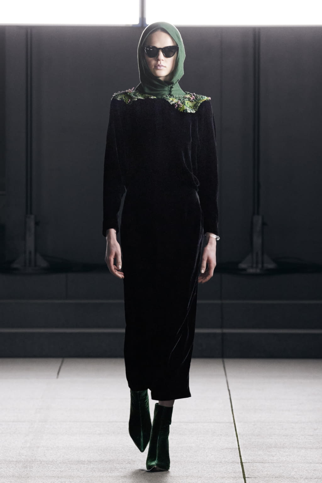 Fashion Week Paris Fall/Winter 2022 look 6 from the Mame Kurogouchi collection 女装