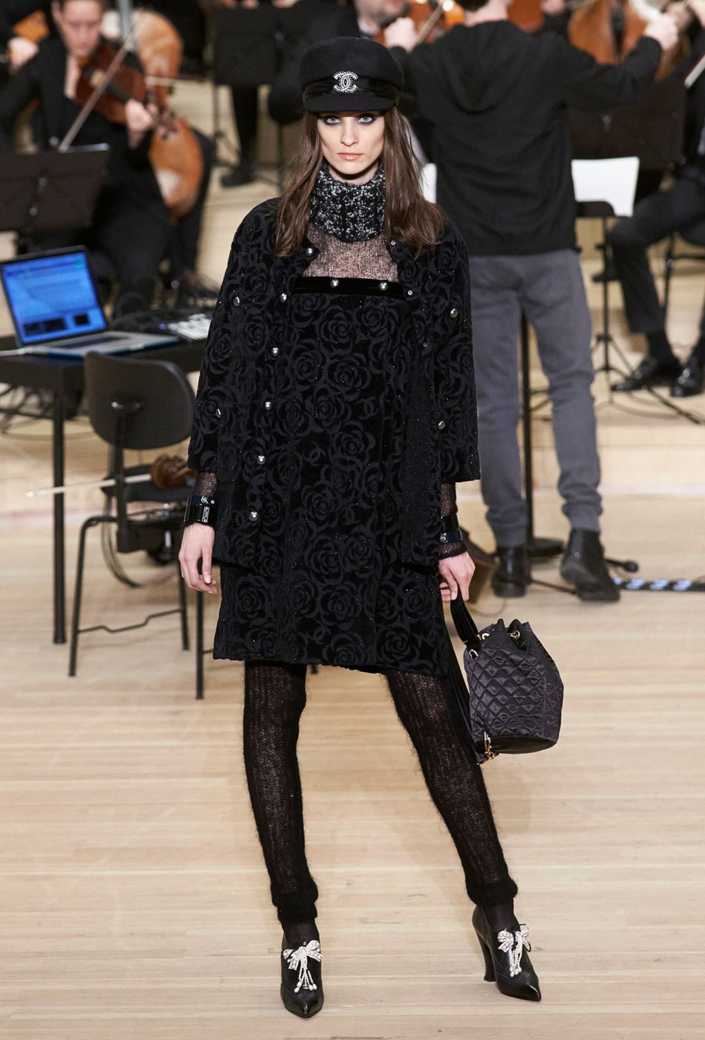 Fashion Week Paris Pre-Fall 2018 look 60 from the Chanel collection womenswear