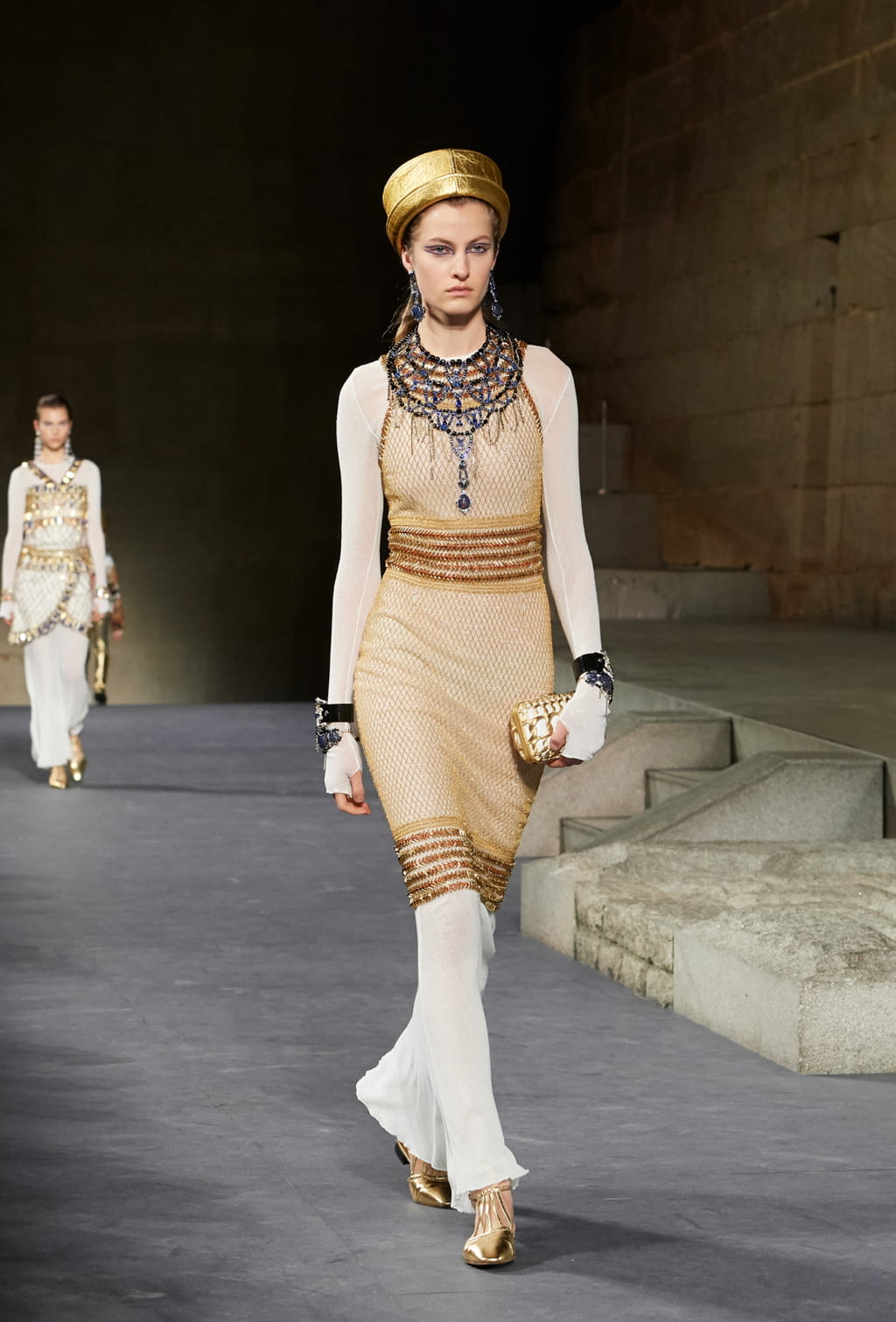 Fashion Week New York Pre-Fall 2019 look 61 from the Chanel collection womenswear