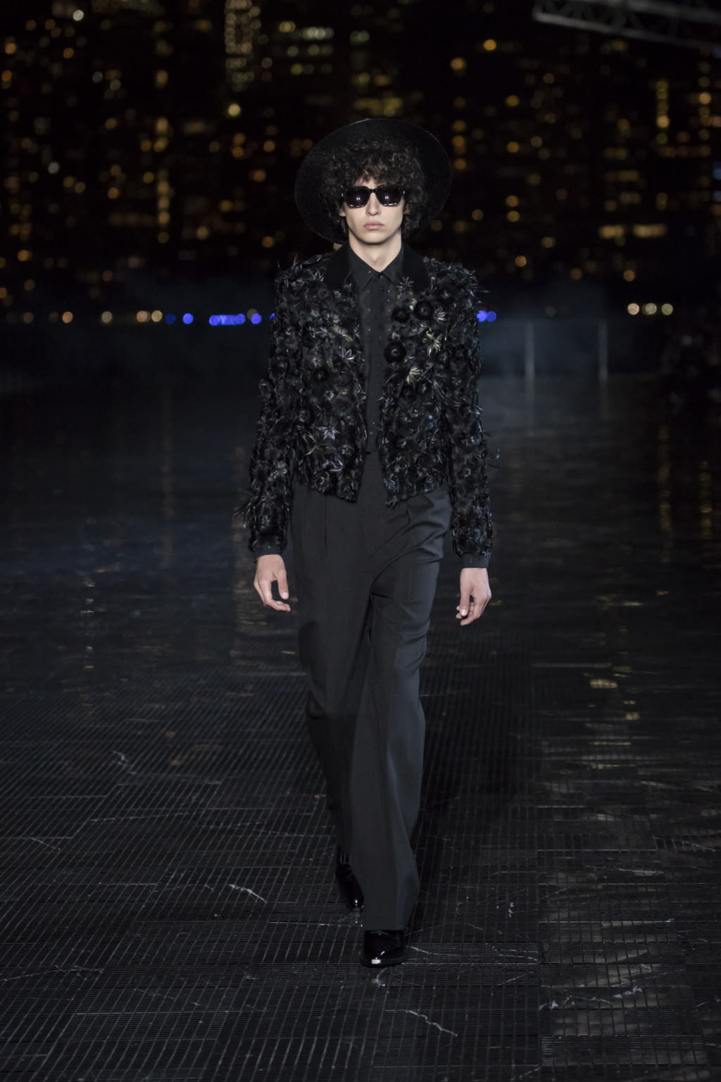 Fashion Week New York Spring/Summer 2019 look 62 from the Saint Laurent collection menswear