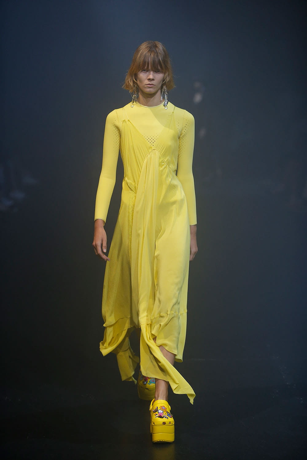 Fashion Week Paris Spring/Summer 2018 look 62 de la collection Balenciaga womenswear