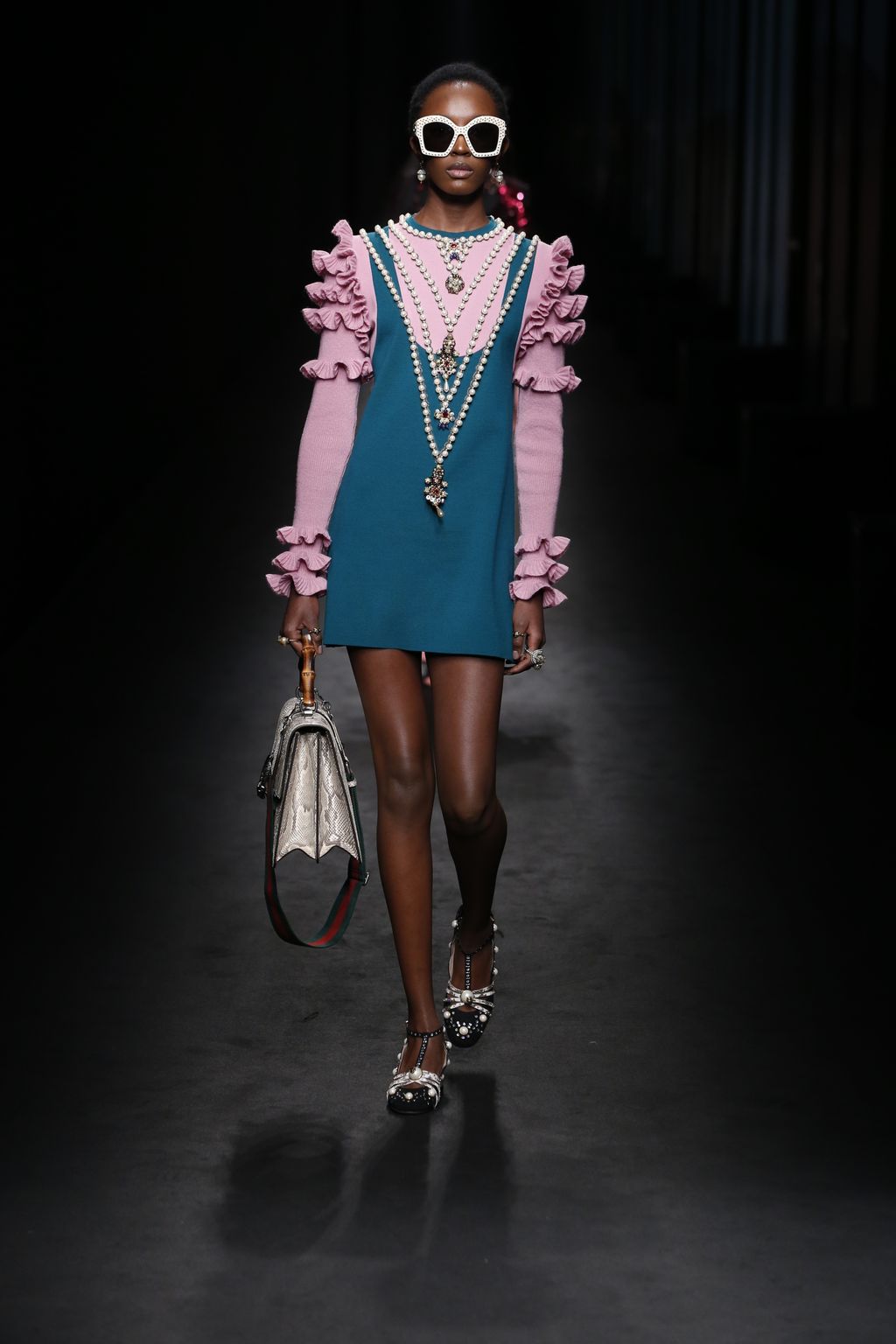 Fashion Week Milan Fall/Winter 2016 look 62 de la collection Gucci womenswear