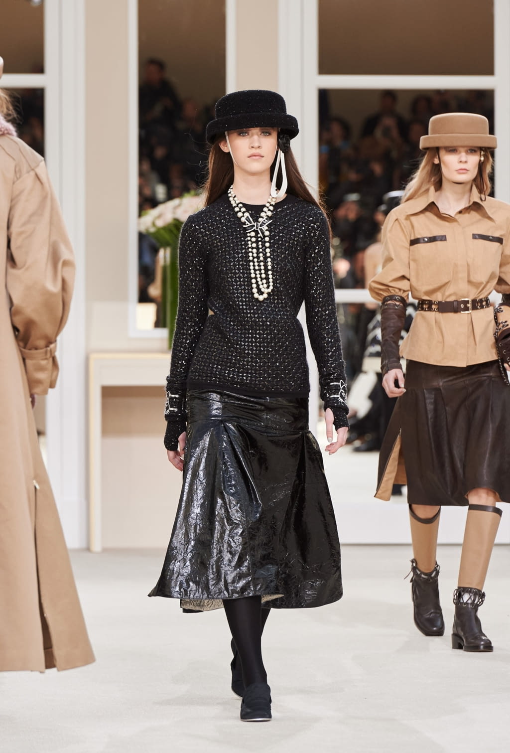 Fashion Week Paris Fall/Winter 2016 look 64 de la collection Chanel womenswear