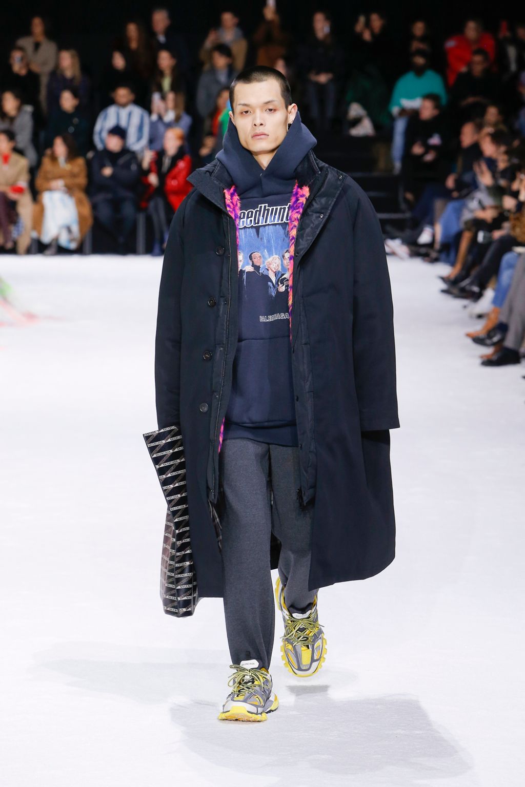 Fashion Week Paris Fall/Winter 2018 look 64 from the Balenciaga collection menswear