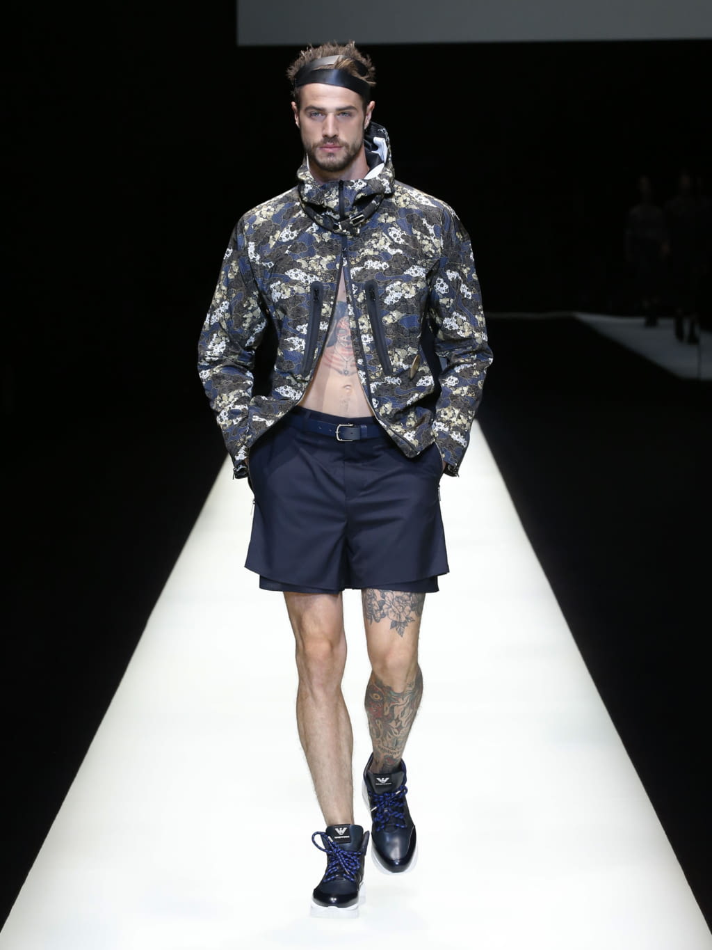 Fashion Week Milan Spring/Summer 2018 look 64 from the Emporio Armani collection 男装