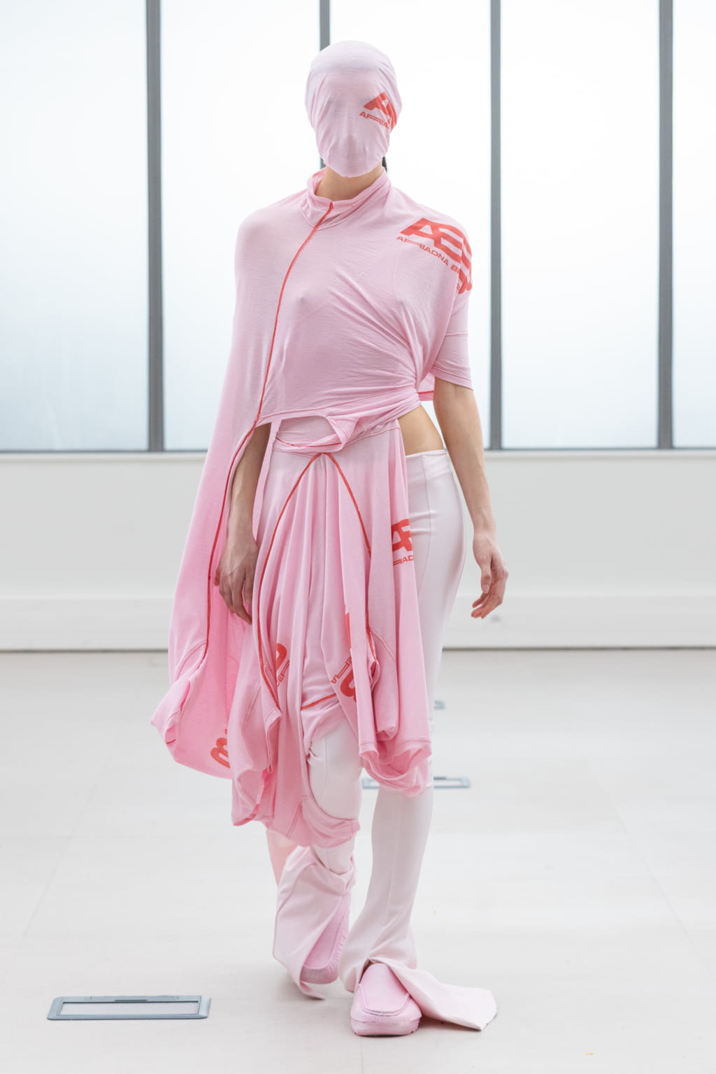 Fashion Week Paris Fall/Winter 2022 look 66 from the IFM PARIS collection womenswear