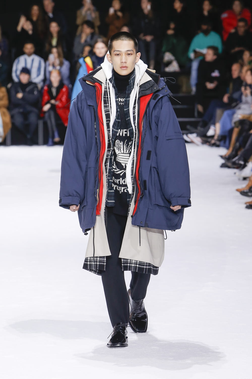 Fashion Week Paris Fall/Winter 2018 look 66 from the Balenciaga collection menswear