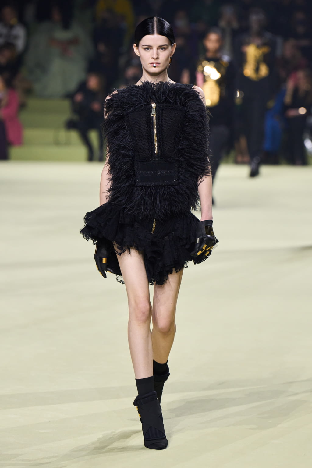 Fashion Week Paris Fall/Winter 2022 look 69 from the Balmain collection womenswear