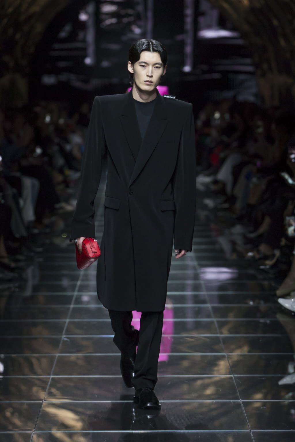 Fashion Week Paris Spring/Summer 2019 look 6 de la collection Balenciaga menswear