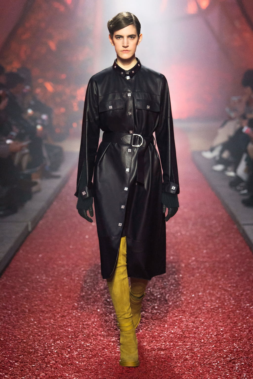 Fashion Week Paris Fall/Winter 2018 look 7 de la collection Hermès womenswear