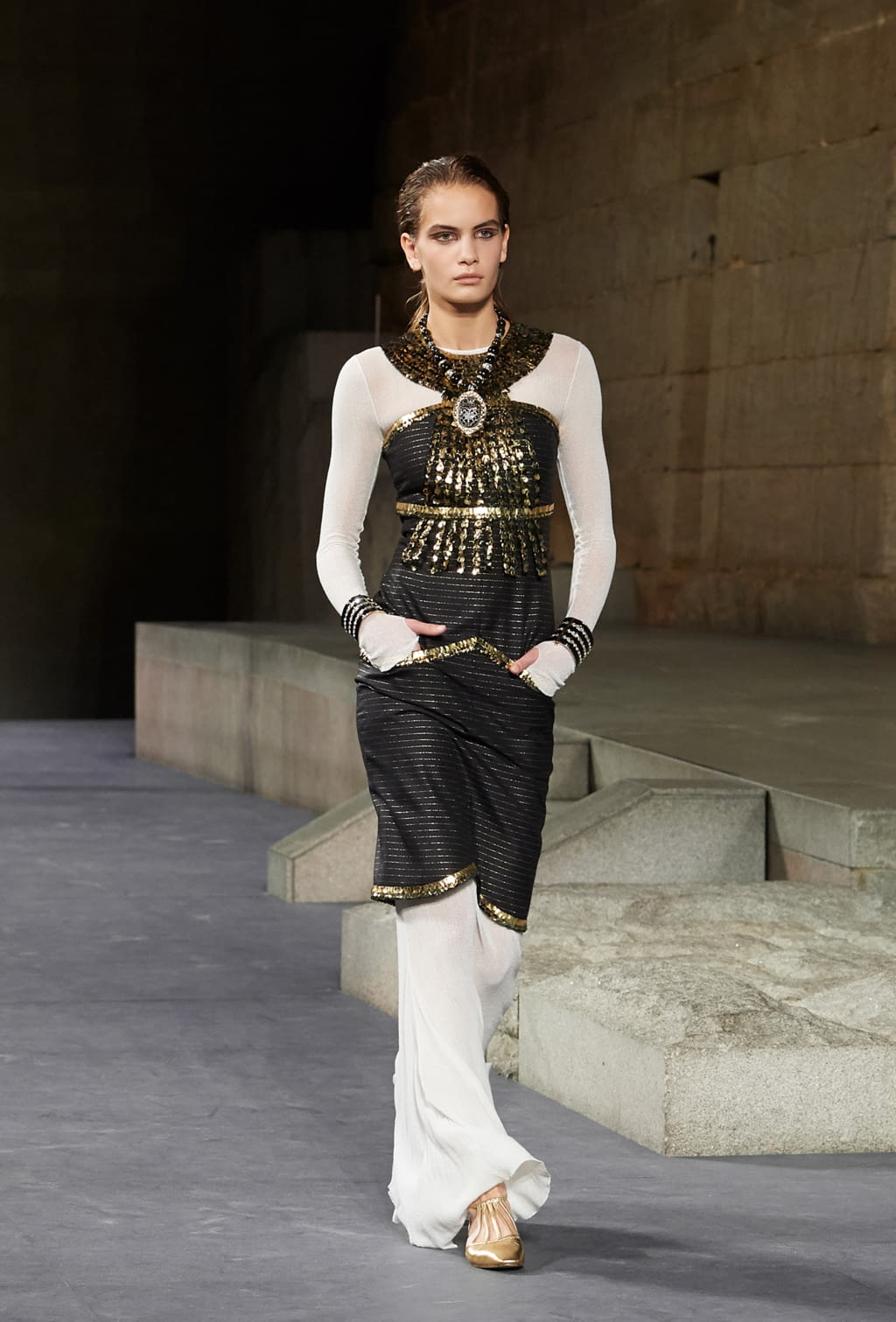 Fashion Week New York Pre-Fall 2019 look 73 from the Chanel collection womenswear