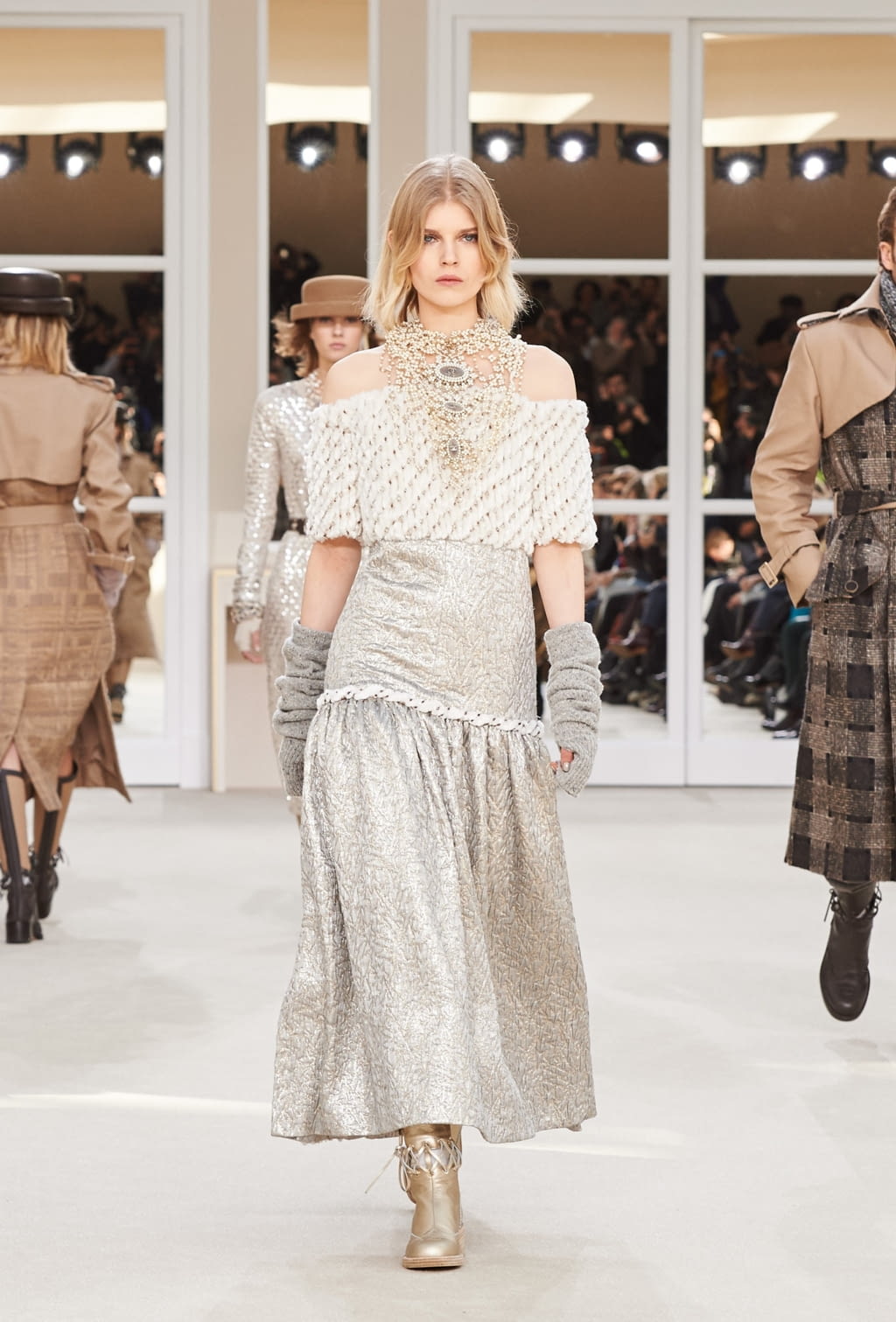 Fashion Week Paris Fall/Winter 2016 look 74 from the Chanel collection 女装