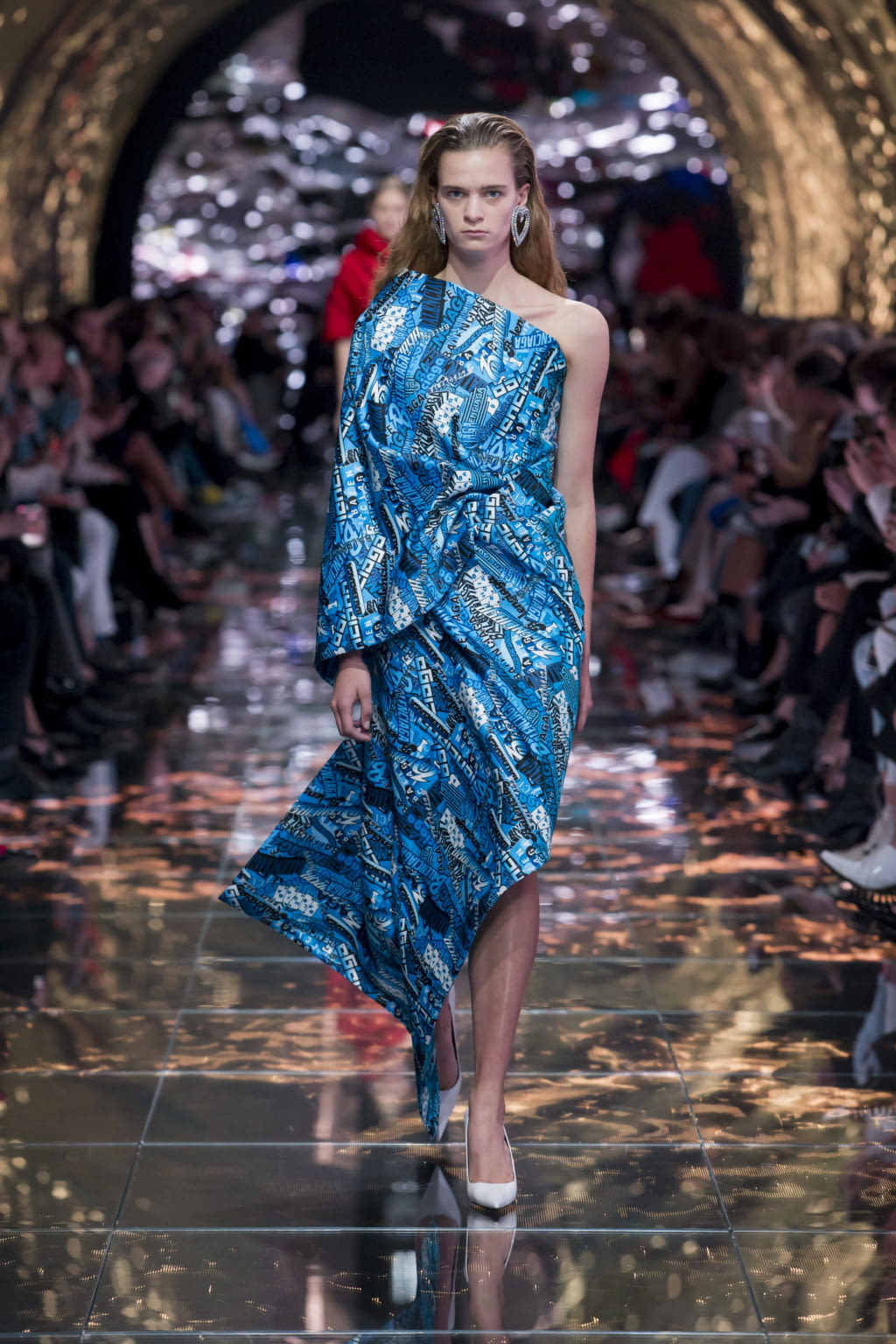 Fashion Week Paris Spring/Summer 2019 look 74 from the Balenciaga collection womenswear