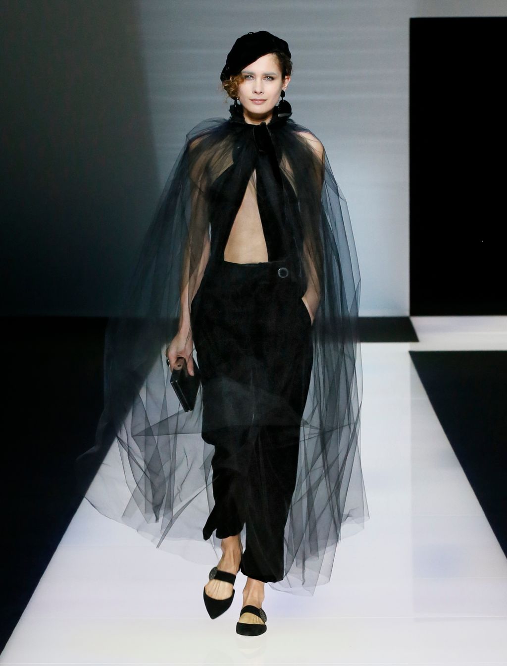 Fashion Week Milan Fall/Winter 2016 look 74 from the Giorgio Armani collection womenswear