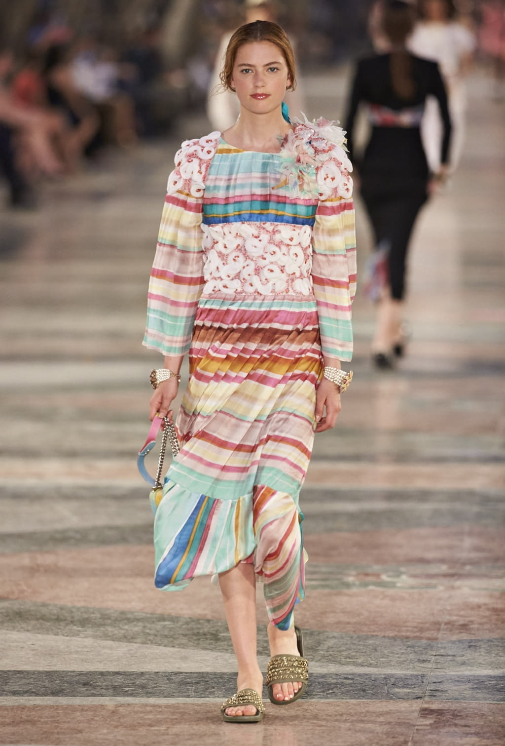 Fashion Week Paris Resort 2017 look 75 from the Chanel collection womenswear