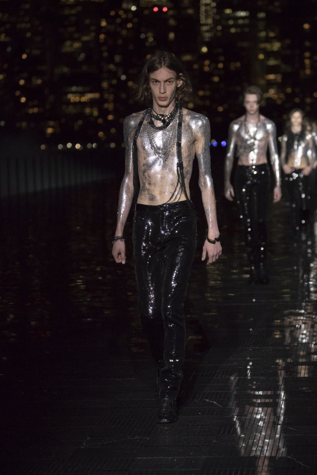 Fashion Week New York Spring/Summer 2019 look 75 from the Saint Laurent collection 男装