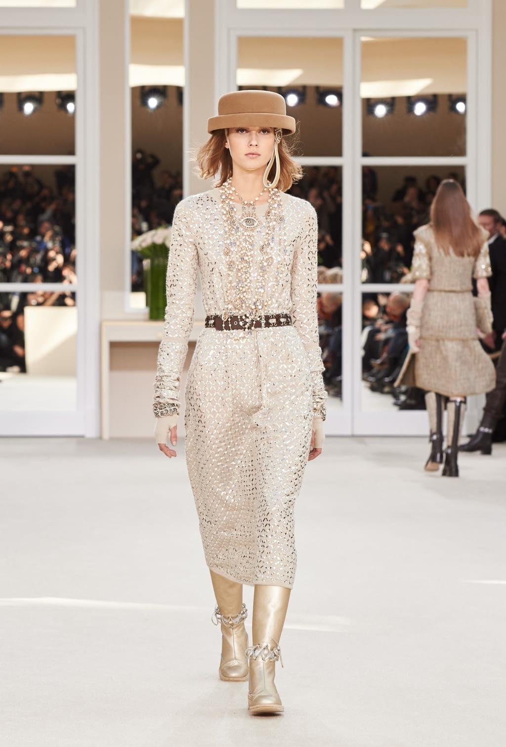 Fashion Week Paris Fall/Winter 2016 look 76 from the Chanel collection 女装