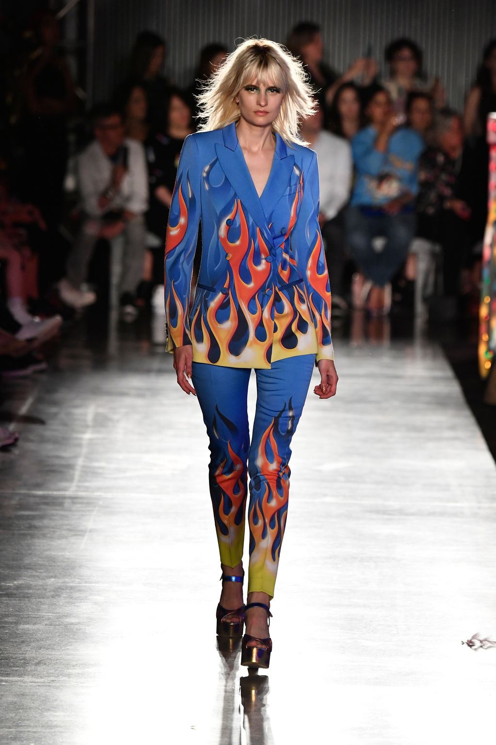 Fashion Week Milan Resort 2018 look 76 de la collection Moschino womenswear