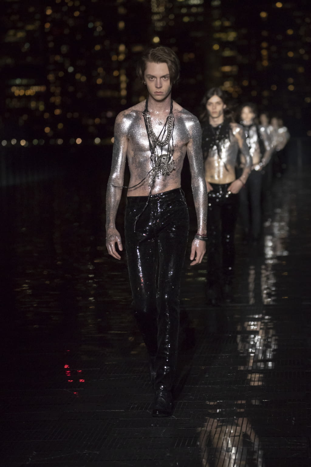 Fashion Week New York Spring/Summer 2019 look 77 from the Saint Laurent collection 男装