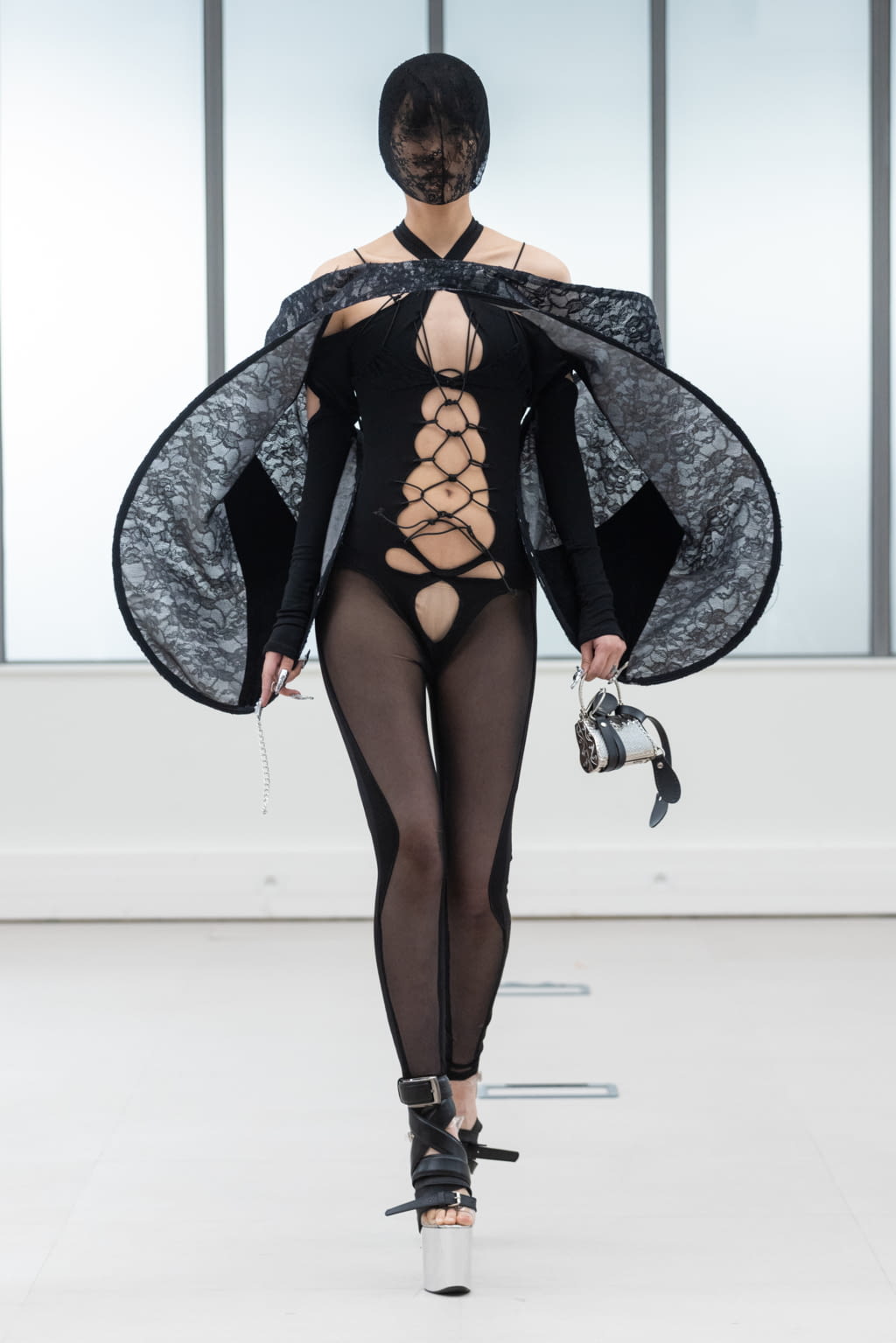 Fashion Week Paris Fall/Winter 2022 look 78 from the IFM PARIS collection womenswear