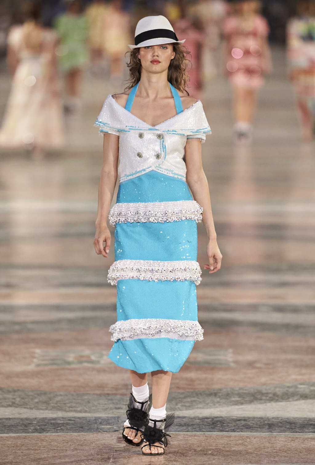 Fashion Week Paris Resort 2017 look 79 from the Chanel collection womenswear
