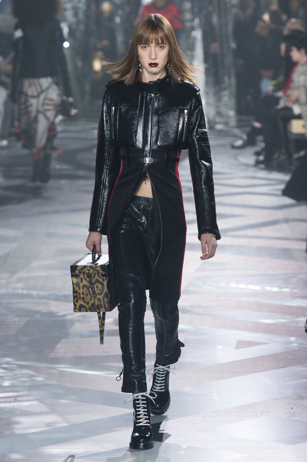 Fashion Week Paris Fall/Winter 2016 look 8 from the Louis Vuitton collection 女装